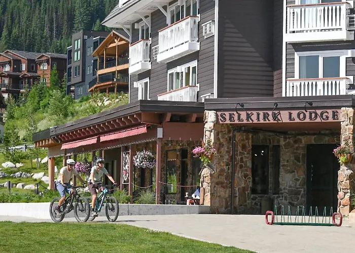 Selkirk Lodge